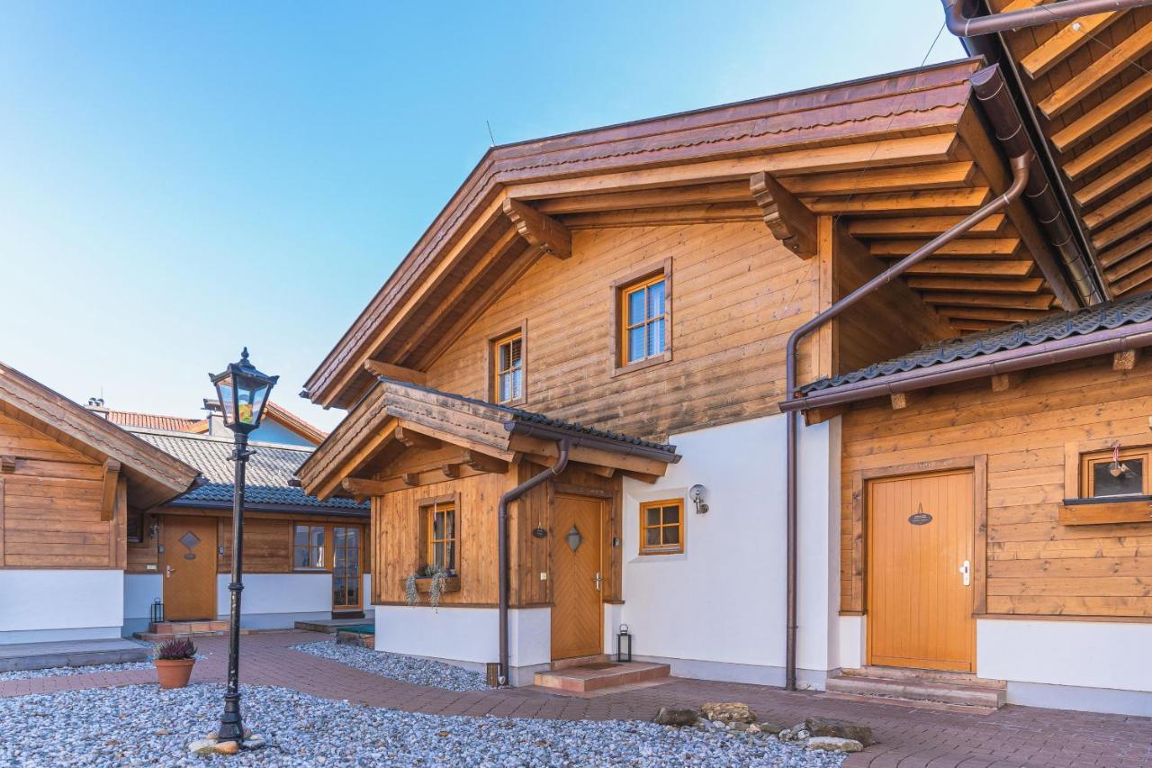 Dorfchalets & Apartments - Authentic Experience In Centre Of Kaprun Including Tauernspa And Summercard מראה חיצוני תמונה