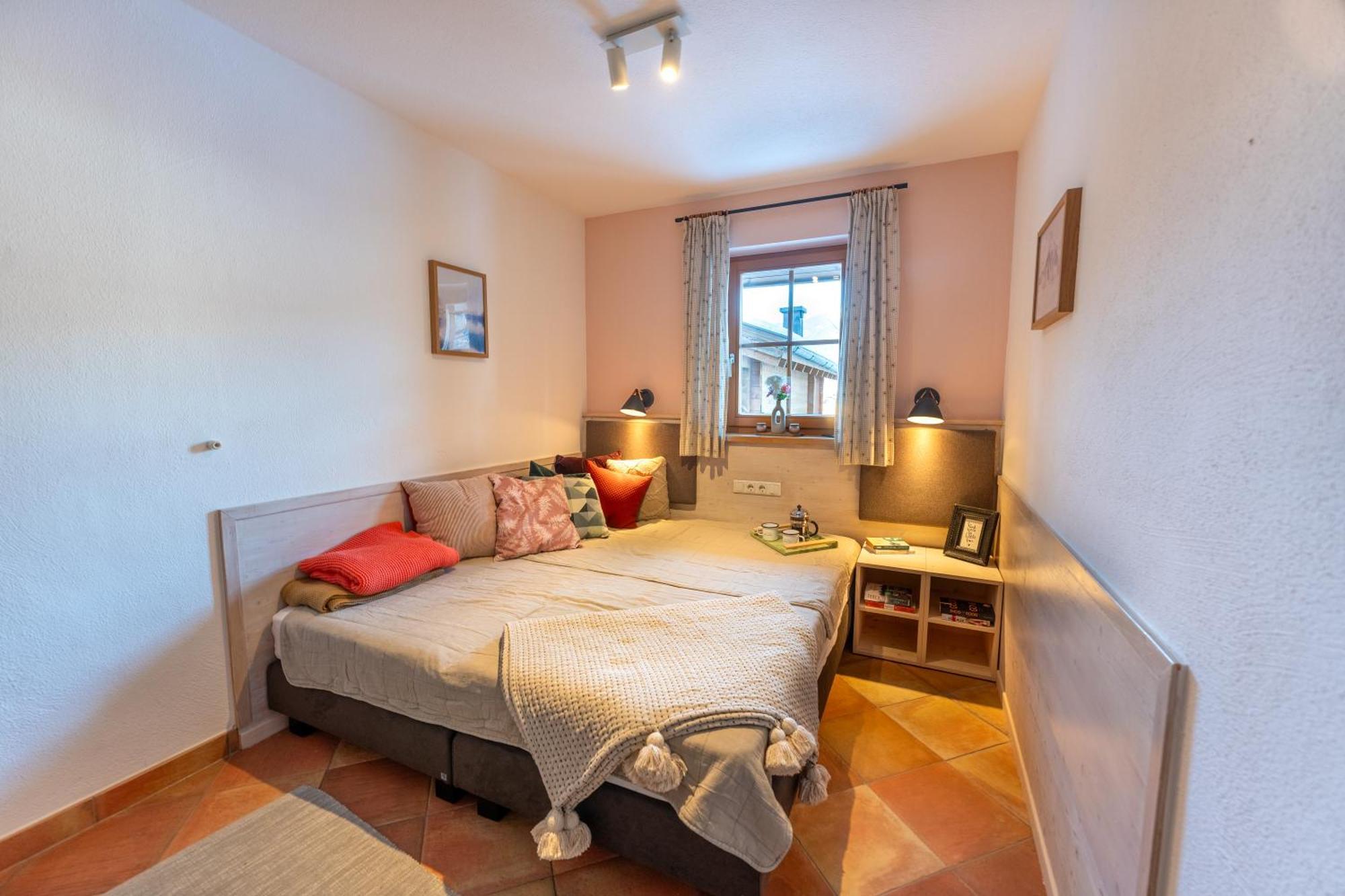Dorfchalets & Apartments - Authentic Experience In Centre Of Kaprun Including Tauernspa And Summercard מראה חיצוני תמונה
